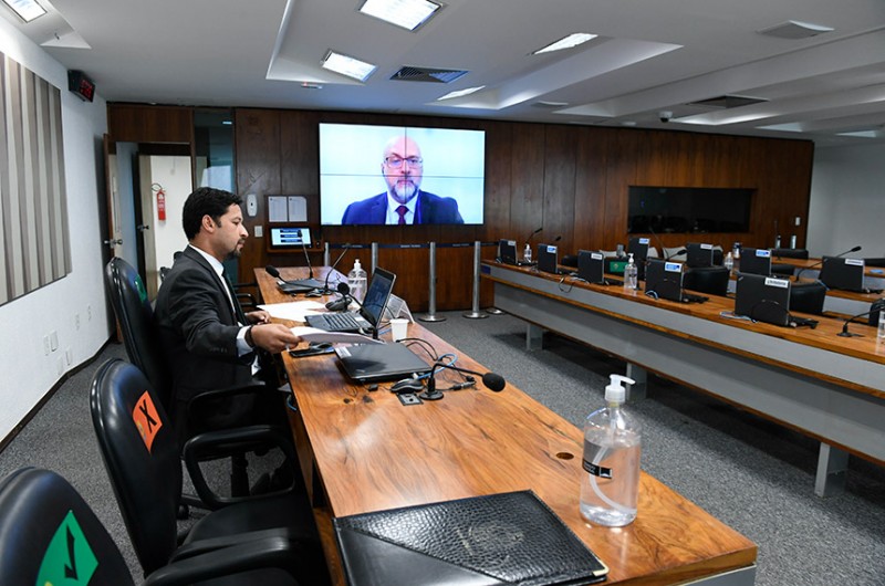 Fábio Araújo, assessor do BC, foi ouvido em videoconferência em reunião semipresencial da CCT, presidida pelo senador Rodrigo Cunha (PSDB-AL) - Roque de Sá/Agência Senado