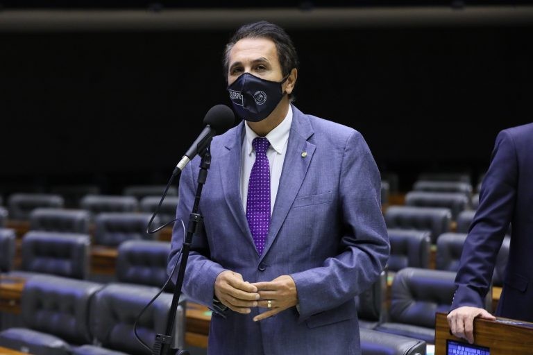 Gaguim: incentiva a proteção de direitos e o acolhimento em momentos difíceis - (Foto: Michel Jesus/Câmara dos Deputados)