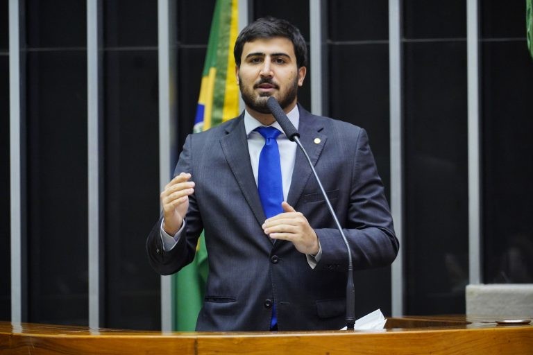 Emanuel: programa facilita acesso às vacinas de modo permanente - (Foto: Pablo Valadares/Câmara dos Deputados)