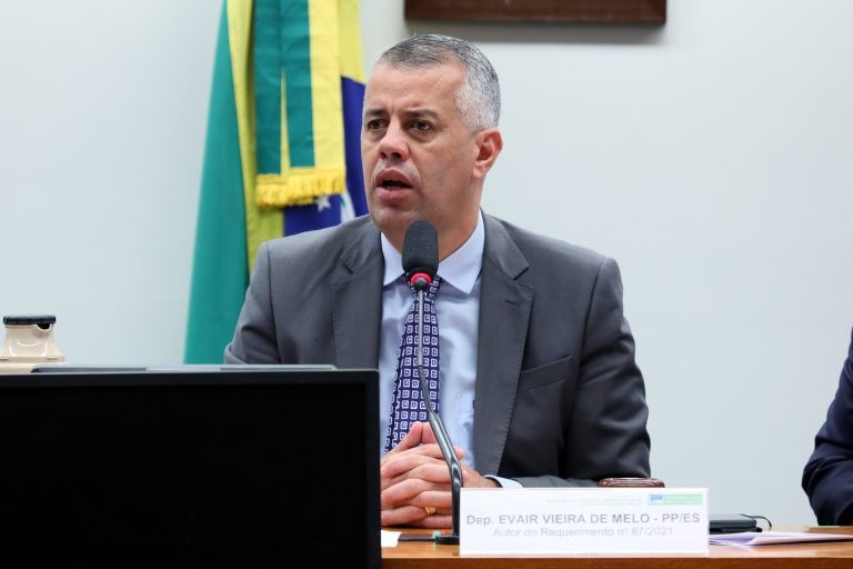 Vieira de Melo: medida importante para o desenvolvimento da agricultura irrigada - (Foto: Cleia Viana/Câmara dos Deputados)