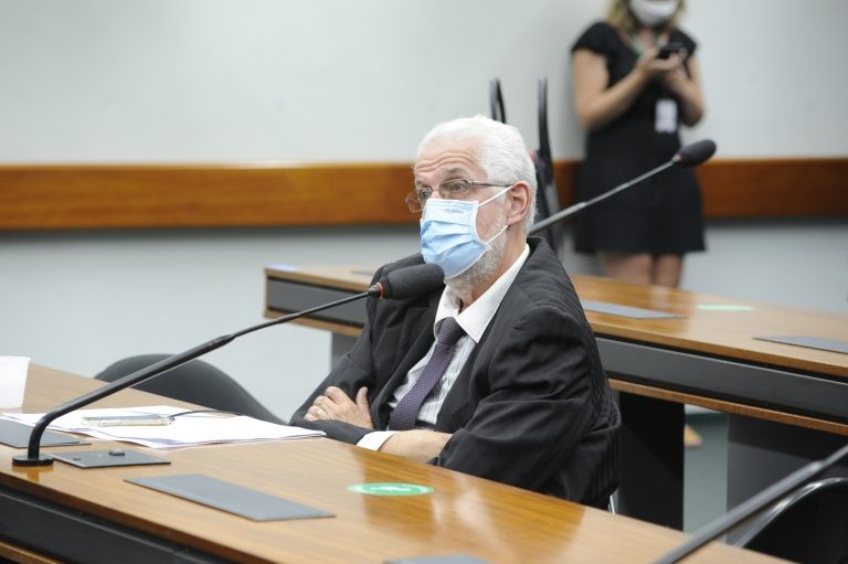 Solla defende que consumo de agrotóxicos seja desencorajado - (Foto: Gustavo Sales/Câmara dos Deputados)