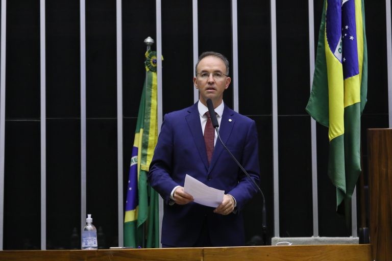 Para Leo de Brito, é importante debater um tema tão complexo - (Foto: Cleia Viana/Câmara dos Deputados)