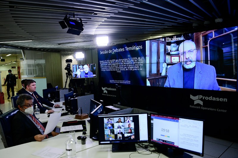 Sessão de debate contou com senadores e juristas e especialistas em Previdência; na videoconferência, representantes do governo defenderam o texto sob o argumento de que há urgência para definir quem pagará as custas periciais - Pedro França/Agência Senad