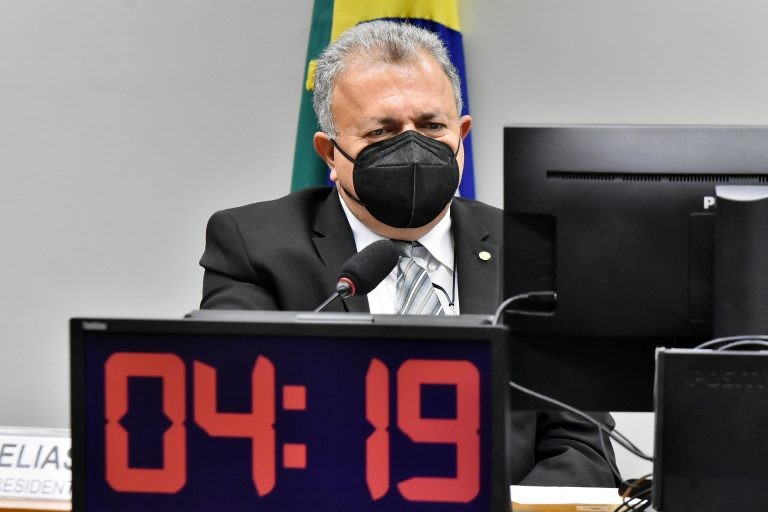 Elias Vaz: modelo atual de venda de etanol aos postos favorece monopólio - (Foto: Gustavo Sales/Câmara dos Deputados)