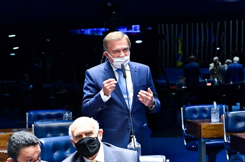 Senador Álvaro Dias (Podemos-PR) disse que essa medida evitaria a interrupção do fornecimento desses produtos, necessários ao tratamento do câncer, pela falta de recursos das instituições públicas que os produzem