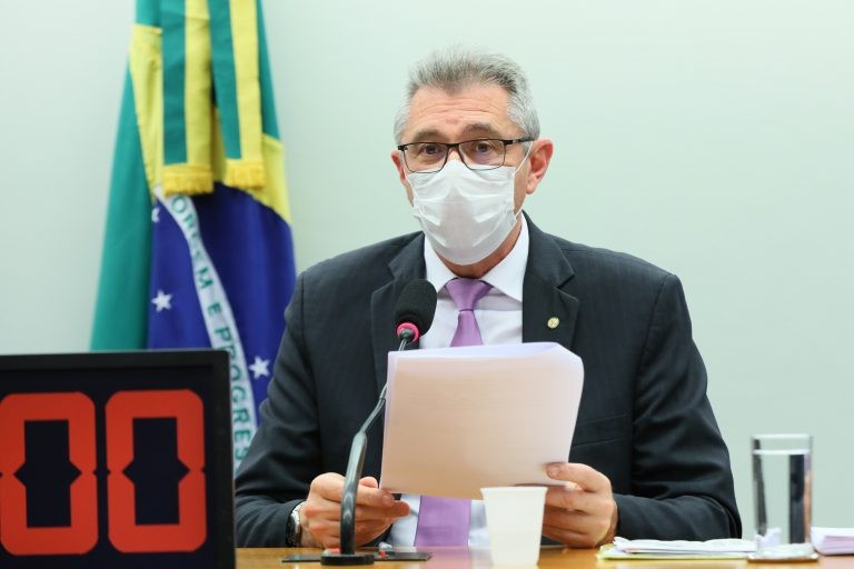 Heitor Schuch: PEC erra ao ignorar, nas receitas municipais, repasses do ICMS - (Foto: Cleia Viana/Câmara dos Deputados)
