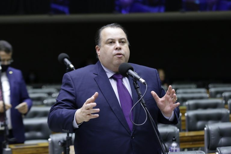 Para Ribeiro, proposta não contribui para o desenvolvimento sustentável do esporte - (Foto: Michel Jesus/Câmara dos Deputados)