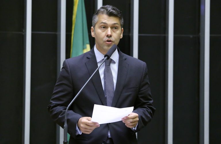 Gadelha: objetivo é incentivar o uso de veículos menos poluentes - (Foto: Antonio Augusto / Câmara dos Deputados)
