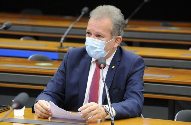 André Figueiredo: público deve ter acesso a informação útil e de qualidade - (Foto: Gustavo Sales/Câmara dos Deputados)