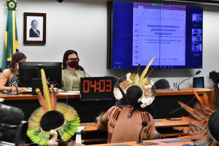 Lideranças indígenas e quilombolas reclamam de dificuldades para obter bolsa permanência - (Foto: Reila Maria/Câmara dos Deputados)