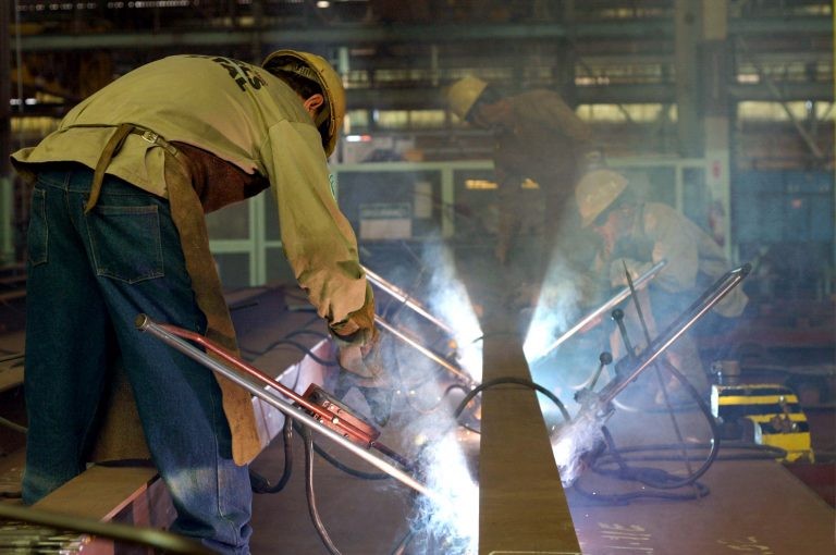 Metalúrgicos rejeitam decisão unilateral de reduzir salários - (Foto: Antonio Pinheiro/Gov. do Rio de Janeiro)