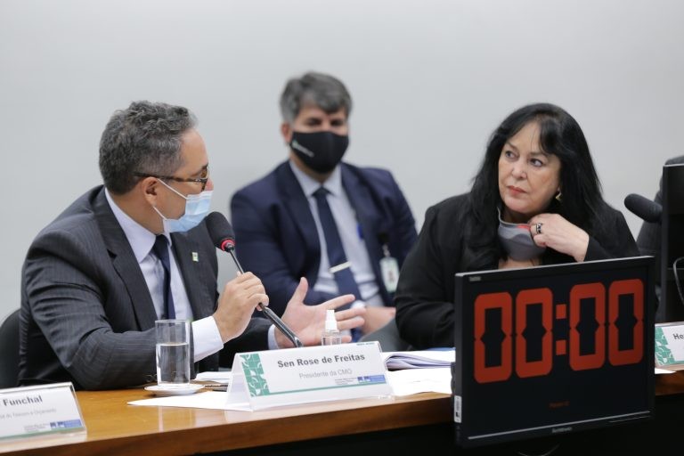 Bruno Funchal (E):  governo espera que o Congresso aprove a PEC dos Precatórios - (Foto: Michel Jesus/Câmara dos Deputado)