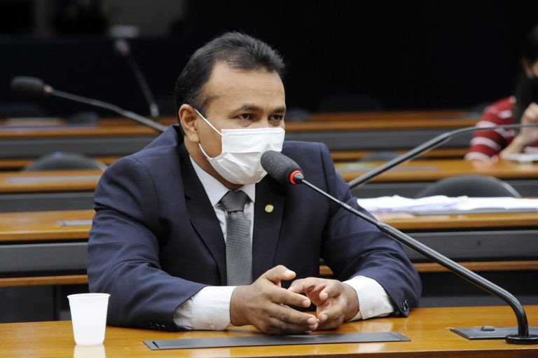 Capitão Fábio Abreu: todo o risco da atividade é absorvido pelo proprietário do veículo - (Foto: Cleia Viana/Câmara dos Deputados)