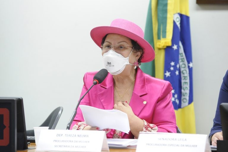 Tereza Nelma defende mamografia para mulheres jovens - (Foto: Gustavo Sales/Câmara dos Deputados)