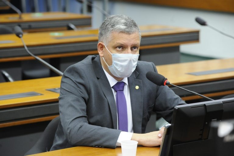 Dr. Frederico defendeu a aprovação do texto - (Foto: Gustavo Sales/Câmara dos Deputados)