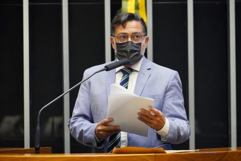 Eduardo Barbosa quer evitar retrocesso na política de cotas - (Foto: Pablo Valadares/Câmara dos Deputados)