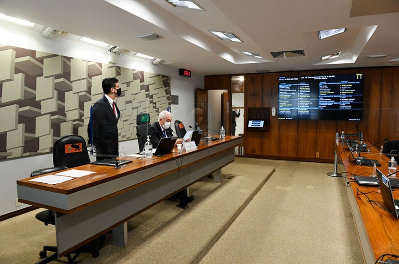 O presidente da CAE, Otto Alencar, conduz a reunião desta terça - Roque de Sá/Agência Senado