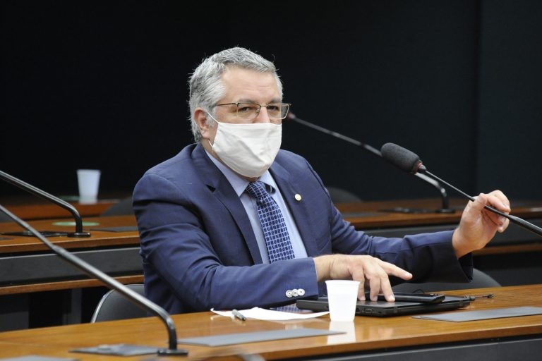 Alexandre Padilha foi o relator da proposta na comissão - (Foto: Gustavo Sales/Câmara dos Deputados)