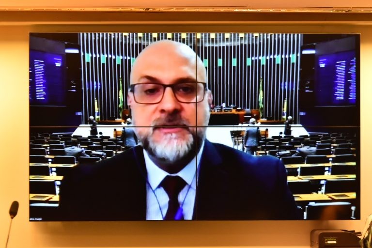 Fábio Araújo: Real Digital terá de respeitar proteção de dados e combate à lavagem de dinheiro - (Foto: Gustavo Sales/Câmara dos Deputados)