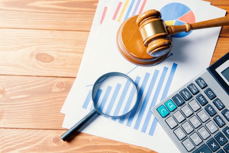 Pelas regras atuais, governo teria que pagar R$ 89 bi em precatórios em 2022 - (Foto: Depositphotos)