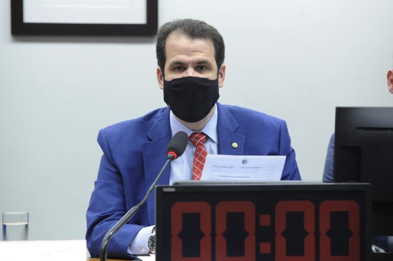 Aureo Ribeiro vai pedir urgência para projeto que regulamenta uso de moedas virtuais - (Foto: Gustavo Sales/Câmara dos Deputados)