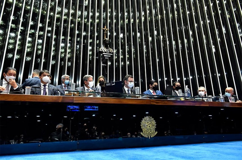 A Emenda Constitucional foi promulgada em sessão solene do Congresso Nacional