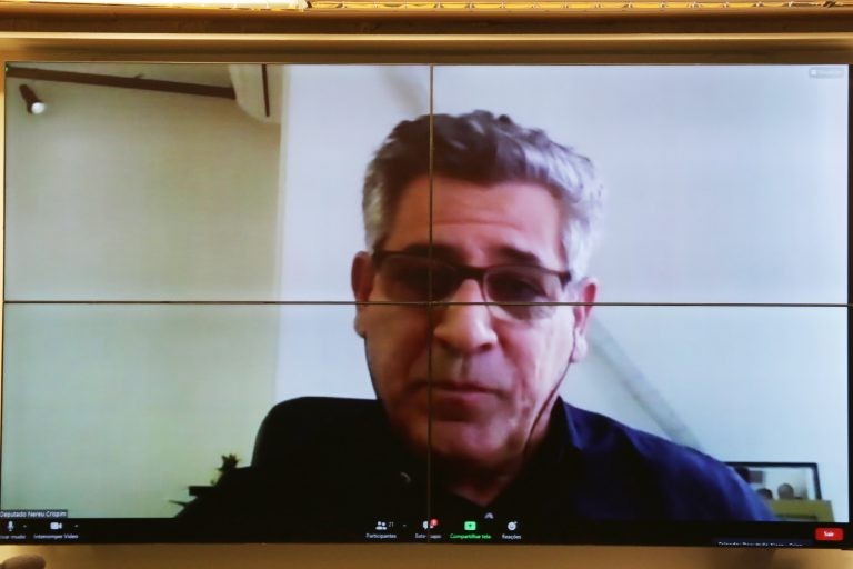 Nereu Crispim: é preciso dar dignidade a esses profissionais e suas famílias - (Foto: Michel Jesus/Câmara dos Deputados)