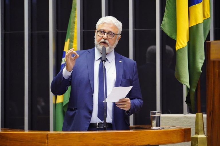 Milton Coelho recomendou a rejeição da proposta - (Foto: Pablo Valadares/Câmara dos Deputados)