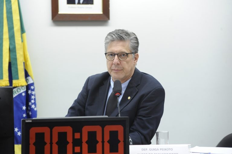 Guiga Peixoto: medida transfere custos e consequências para estabelecimentos - (Foto: Gustavo Sales/Câmara dos Deputados)