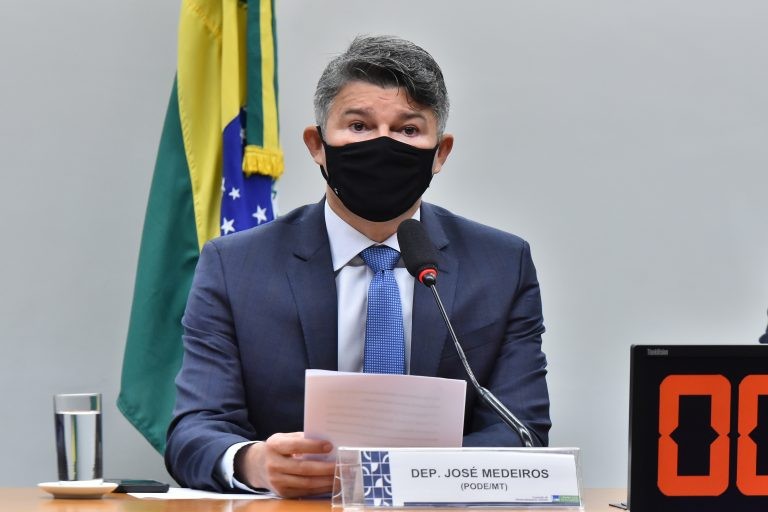 Medeiros: “A ausência de uma política nacional dificulta a prevenção de contaminações e de acidentes” - (Foto: Reila Maria/Câmara dos Deputados)