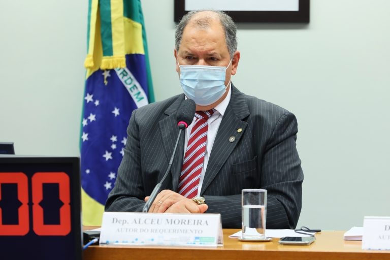Alceu Moreira: proposta assegura a segurança jurídica mediante a transparência das informações - (Foto: Najara Araújo/Câmara dos Deputados)