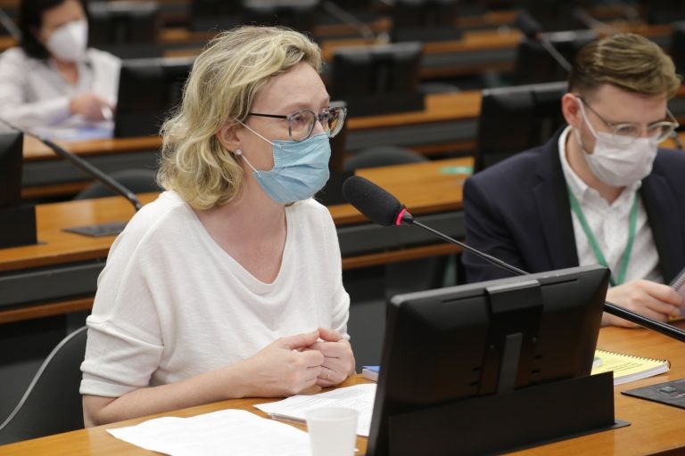 Maria do Rosário, que pediu a audiência sobre o bairro Nova Santa Marta - (Foto: Paulo Sérgio/Câmara dos Deputados)