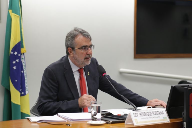 Henrique Fontana, idealizador do debate de hoje, quer discutir denúncias feitas pela Conep - (Foto: Paulo Sérgio/Câmara dos Deputados)