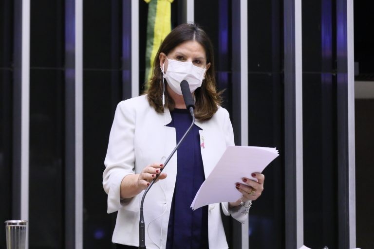 Zanotto mudou o texto para garantir preço baixo apenas a famílias de baixa renda - (Foto: Najara Araújo/Câmara dos Deputados)