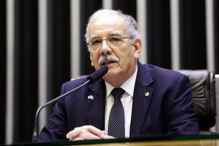 Dr. Luiz Ovando sugeriu a aprovação do projeto - (Foto: Michel Jesus/ Câmara dos Deputados)