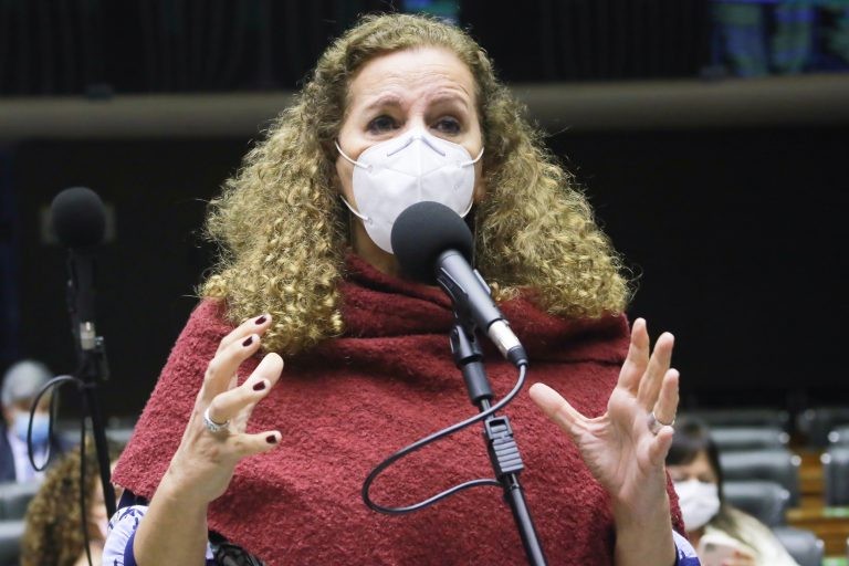 Jandira Feghali: faturamento da Prevent Senior subiu 18% em 2020 - (Foto: Paulo Sergio/Câmara dos Deputados)