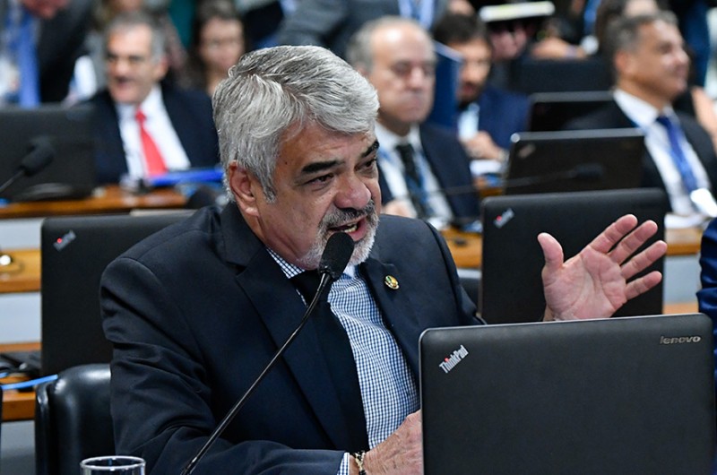 O senador Humberto Costa (PT-PE), autor do requerimento, disse que este ano se comemorado o 180º aniversário de criação do cargo de delegado de polícia no Brasil - Geraldo Magela/Agência Senado