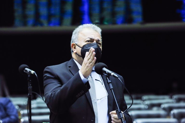 O deputado Elias Vaz solicitou o debate - (Foto: Billy Boss/Câmara dos Deputados)