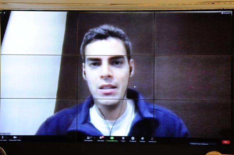 Mitraud lembra que alguns concursos exigem experiência profissional - (Foto: Gustavo Sales/Câmara dos Deputados)