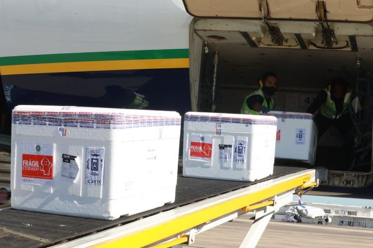 Vacinas contra o novo coronavírus chegam ao Rio Grande do Sul - (Foto: Itamar Aguiar/Palácio Piratini)