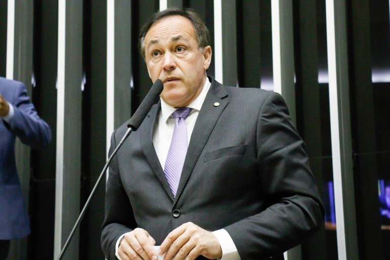 Reinhold Stephanes Junior acredita que a proposta vai incentivar a formalização - (Foto: Marina Ramos/Câmara dos Deputados)