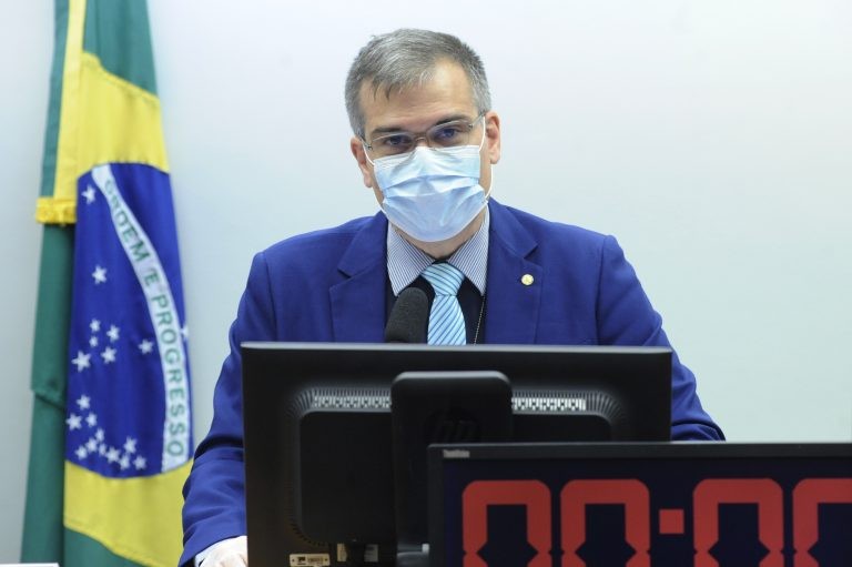 Delegado Antônio Furtado apresentou substitutivo reunindo duas propostas - (Foto: Gustavo Sales/Câmara dos Deputados)