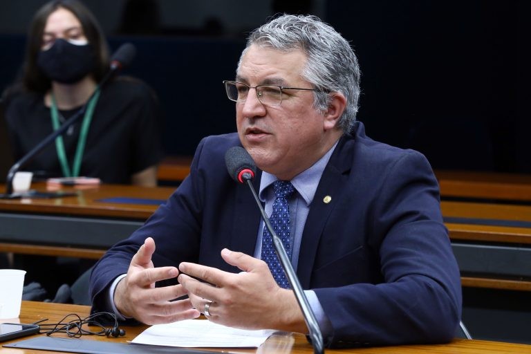 Alexandre Padilha recomendou a aprovação da proposta - (Foto: Gustavo Sales/Câmara dos Deputados)