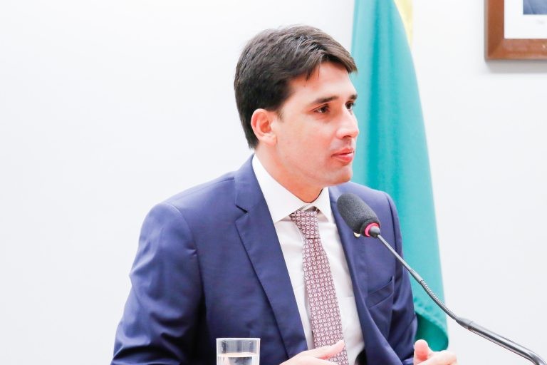 Parecer de Silvio Costa Filho recomenda aprovação da proposta - (Foto: Marina Ramos/Câmara dos Deputados)