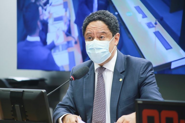 Orlando Silva defende que conteúdos jornalísticos sejam remunerados - (Foto: Paulo Sérgio/Câmara dos Deputados)