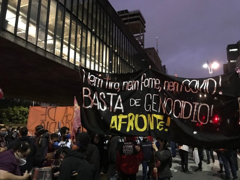 Manifestação contra o racismo e o genocídio da população negra - (Foto: Roberto Parizotti/FotosPublicas)