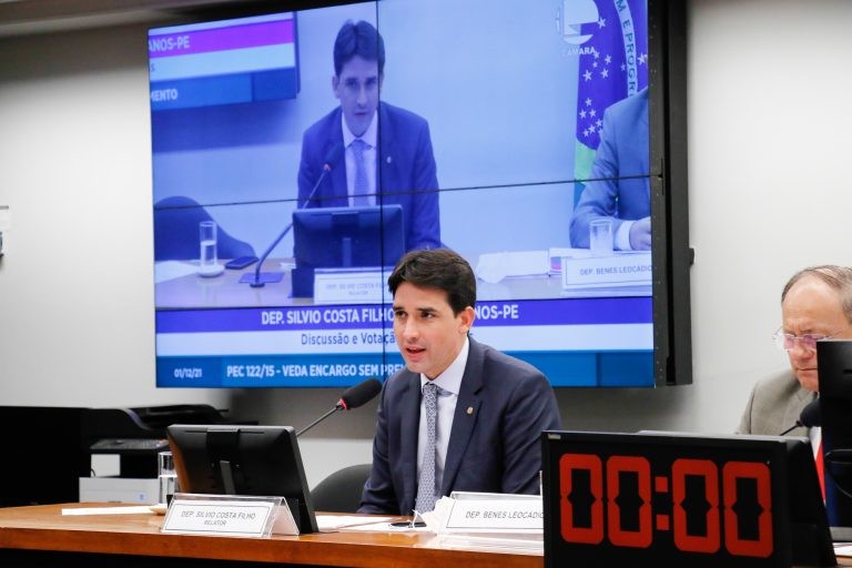 Silvio Costa Filho: despesas com pessoal têm pressionado os cofres municipais - (Foto: Marina Ramos/Câmara dos Deputados)