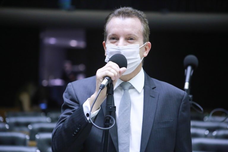 Rossomanno apresentou substitutivo ao texto - (Foto: Paulo Sergio/Câmara dos Deputados)