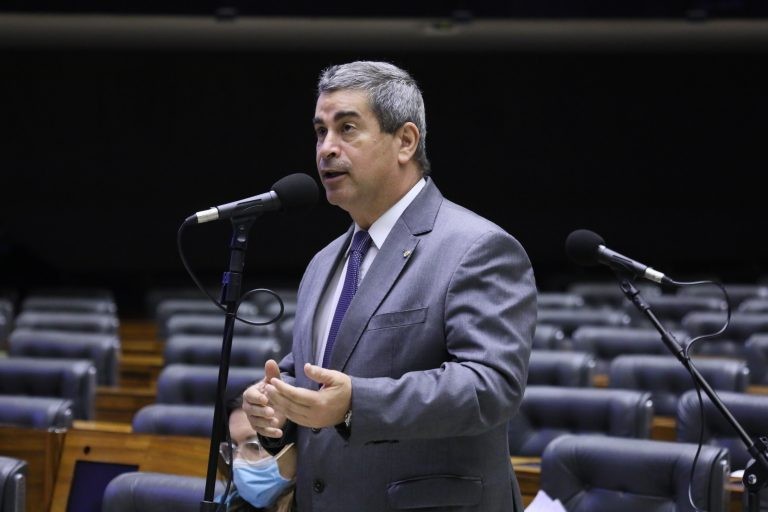 Coronel Tadeu: embarque armado deve ficar restrito a agentes de segurança - (Foto: Cleia Viana/Câmara dos Deputados)