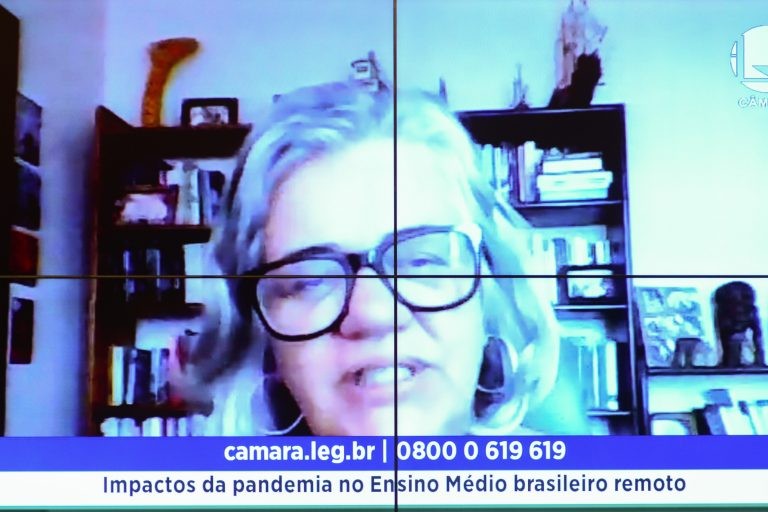 Cleo Manhas: é preciso pressionar o governo para ampliar o investimento público - (Foto: Billy Boss/Câmara dos Deputados)